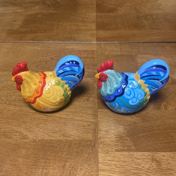 Rooster Salt & Pepper Shakers Ceramic Colorful - Picture 2 of 6